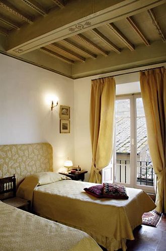Residenza Fabroni Couette-café 2*